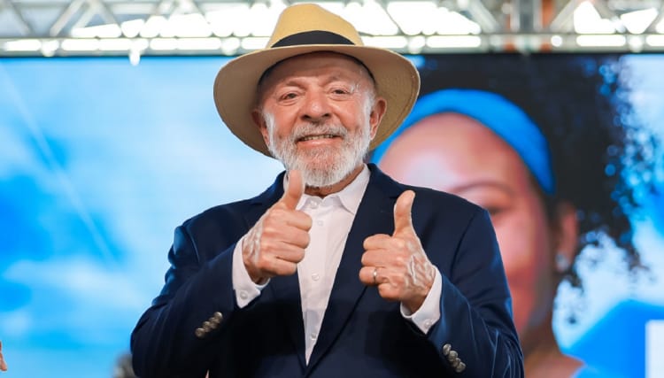Em evento no Macapá, Lula diz que colocou casas no nome das mulheres porque elas ‘têm mais responsabilidade’ Em evento no Macapá, Lula diz que colocou casas no nome das mulheres porque elas ‘têm mais responsabilidade’