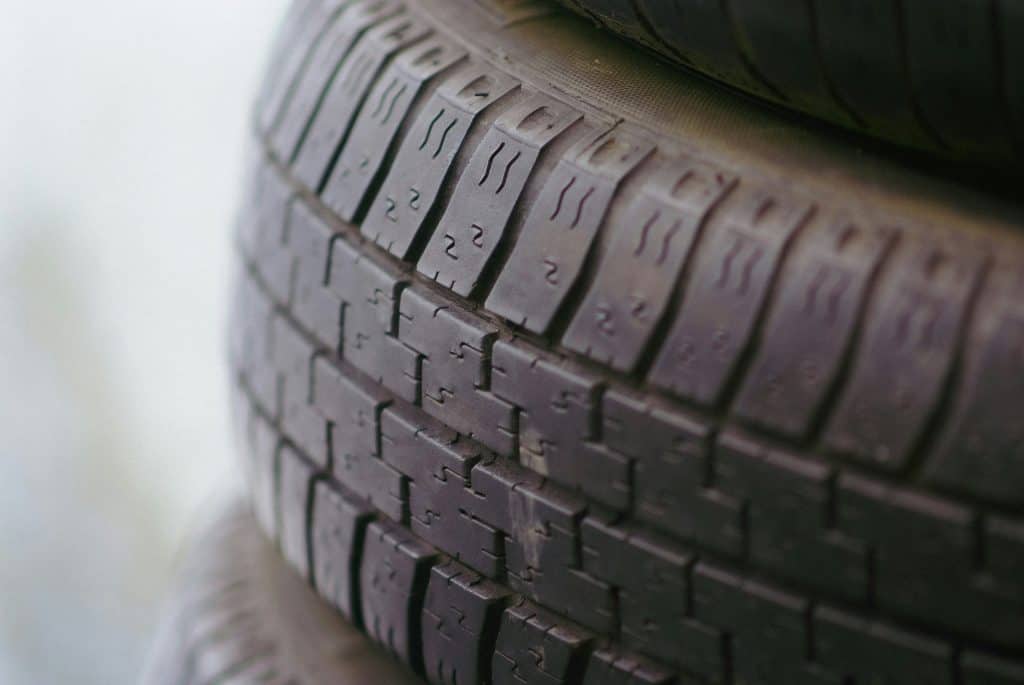 Tipos de pneus para carros de passeio: como fazer a escolha certa? Tipos de pneus para carros de passeio: como fazer a escolha certa?