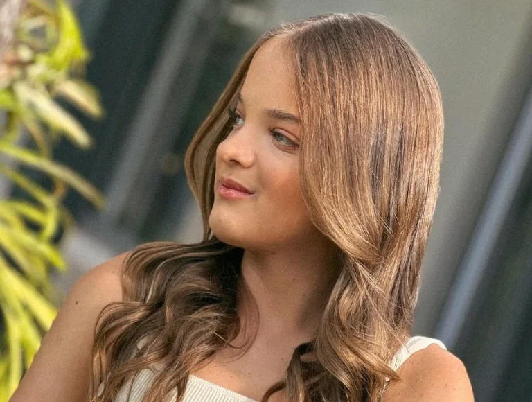 Rafaella Justus é colocada em “saia justa” e explica sobre namorado e relações familiares Rafaella Justus é colocada em “saia justa” e explica sobre namorado e relações familiares