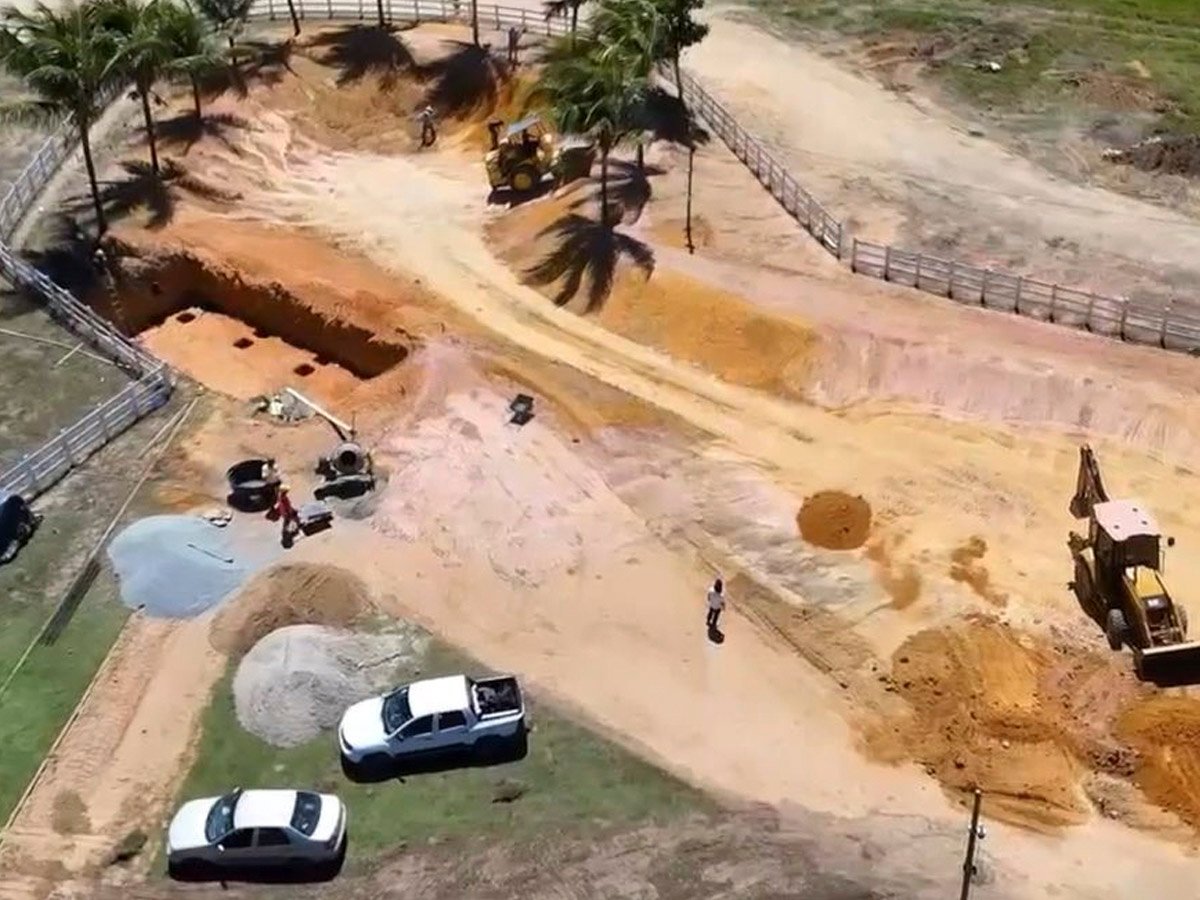 Carlinhos Maia constrói praia no Rancho e imagens das obras impressionam Carlinhos Maia constrói praia no Rancho e imagens das obras impressionam