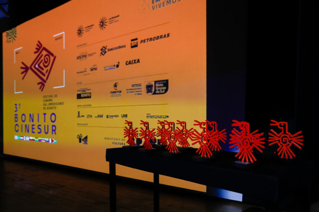 Bonito CineSur se firma como um dos grandes festivais de cinema do continente unindo a natureza e uma curadoria de tirar o fôlego! Bonito CineSur se firma como um dos grandes festivais de cinema do continente unindo a natureza e uma curadoria de tirar o fôlego!