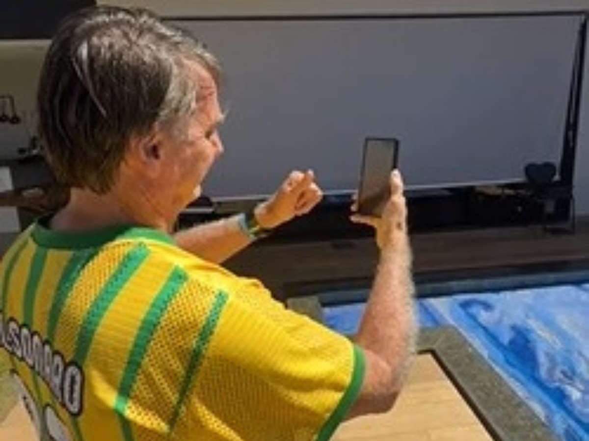 Defesa de Bolsonaro promete recorrer e diz estar surpresa com prisão domiciliar Defesa de Bolsonaro promete recorrer e diz estar surpresa com prisão domiciliar
